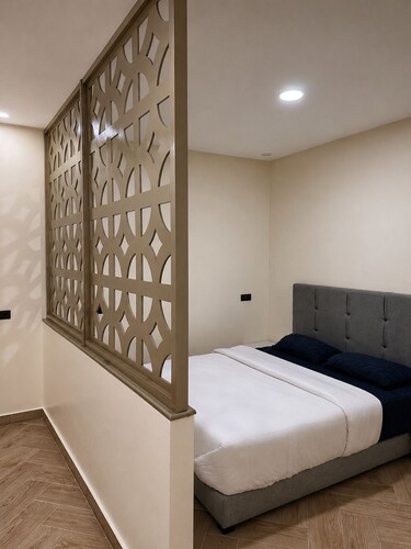 Urban Oasis No. 4 · Premium Concierge Service