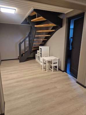 Ferienhaus, 5 Schlafzimmer, Balkon | Innenbereich