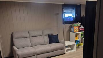 Casa, 5 habitaciones, balcón | Sala de estar