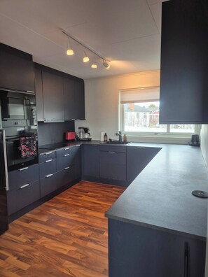 House, 5 Bedrooms, Balcony | Interior - Newly Renovated House 11 Guests, 5 Bedrooms (Vestre Toten)
