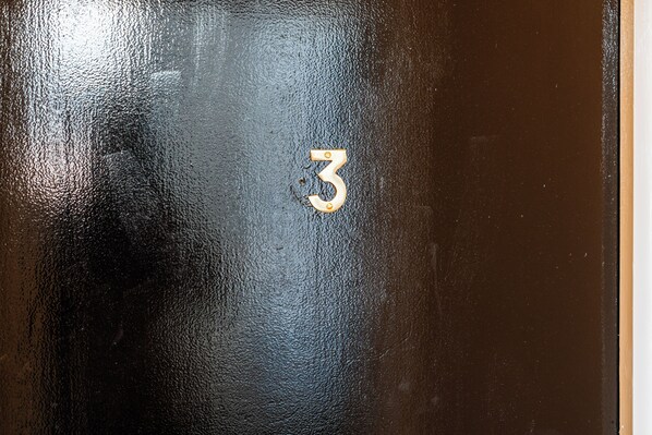 Miscellaneous - Modern Double Studio Flat | Coventry CV2 | Parking (Coventry)
