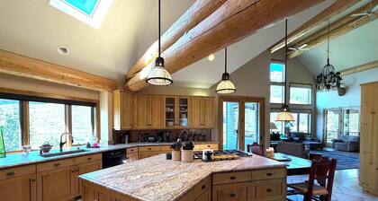 Slate River Retreat-Private hot tub & pet friendly