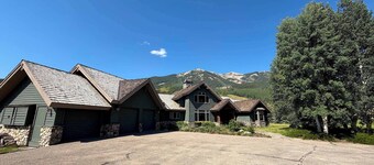Slate River Retreat-Private hot tub & pet friendly