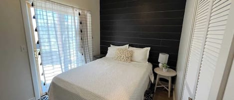 3 chambres, fer et planche à repasser, Wi-Fi, draps fournis