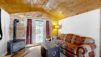 Fernseher, Kamin, Bücher