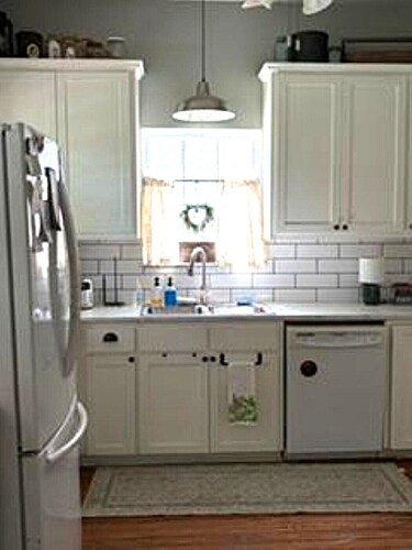 Charming vintage home in Belton Historic District, 1/2 Blk to Mary H/B Unv.
