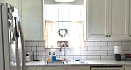 Charming vintage home in Belton Historic District, 1/2 Blk to Mary H/B Unv.