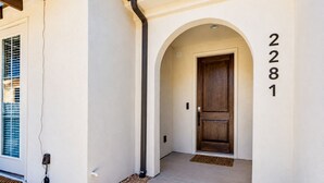 Exterior detail - Desert Home w/ Fire Pit, Large Pool, & Hot tub (Washington)