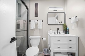 Towels - Gateway to the Rockies I Parks, Dining & Trails (Longmont)