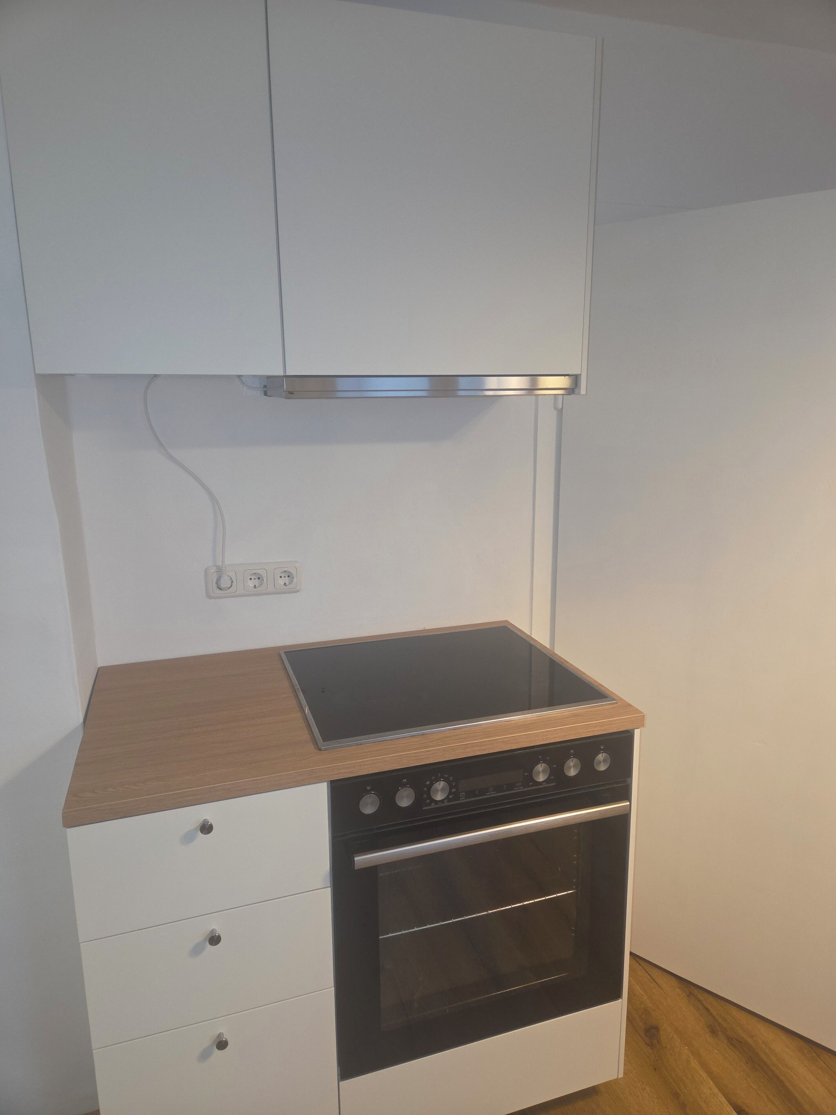 Macchina per tè/caffè, frigorifero, microonde, forno