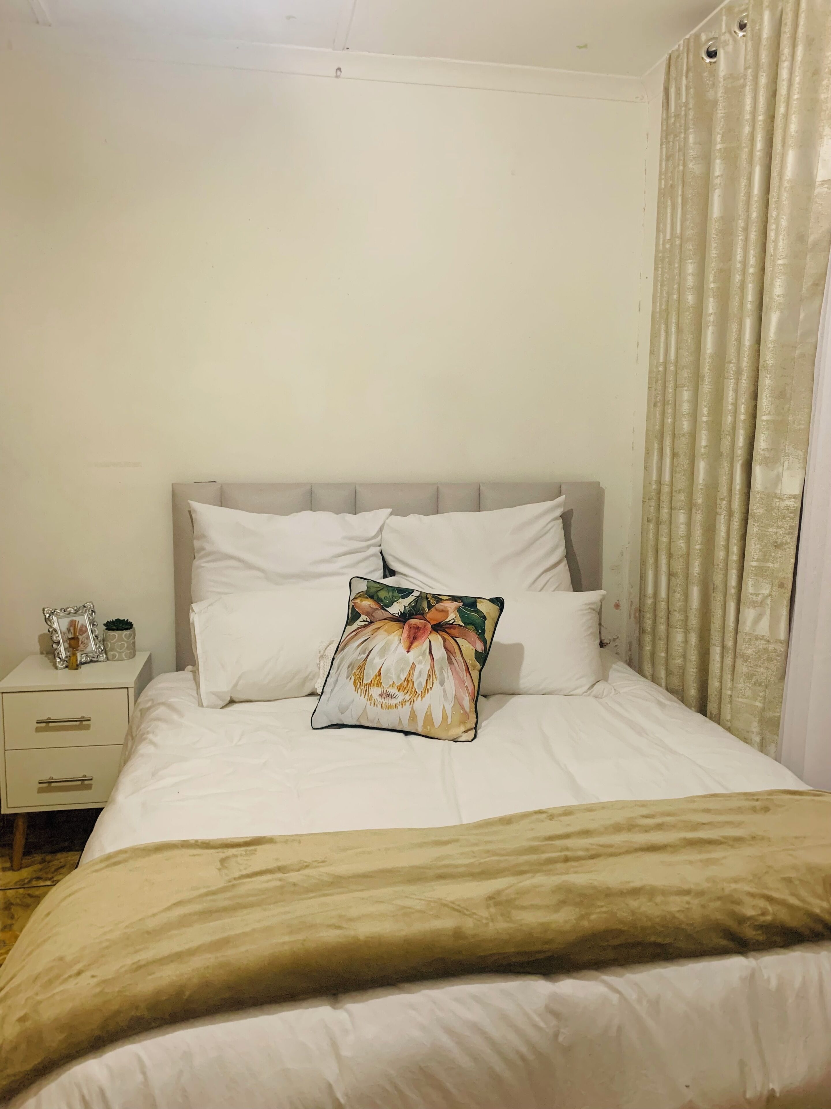 Comfort Single Room, Kitchen | Blackout curtains, iron/ironing board, free WiFi