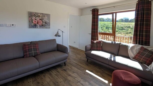 Unclassified image, 1 of 14, button - Beech Lodge | Hot Tub Retreat near Loch Ness (Kiltarlity)