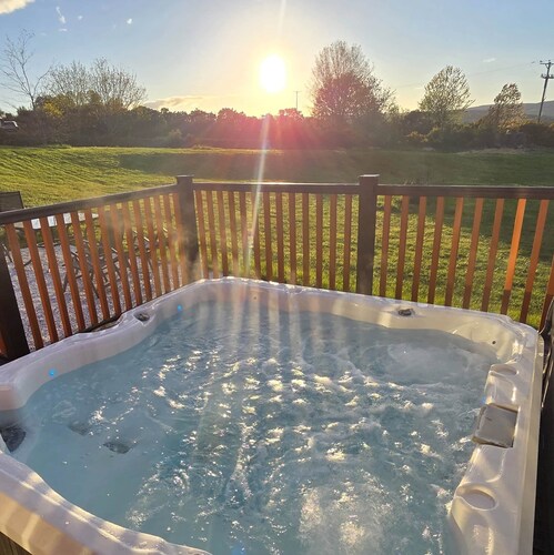 Beech Lodge | Hot Tub Retreat near Loch Ness