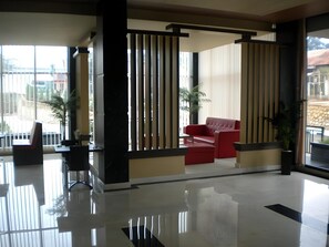 Lobby - M-one Hotel Bogor (Bogor)