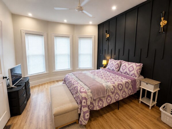 4 bedrooms, WiFi (free), bed sheets