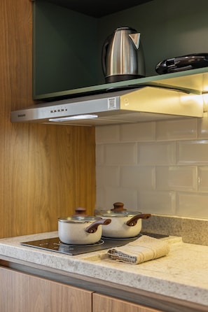 Căn hộ Elite, 1 giường đôi, ban công, quang cảnh thành phố | Bếp riêng