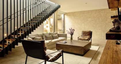 Exclusive home in El Santuario, with a view of the lake