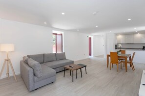 Unclassified image, 3 of 38, button - Casa Oliveira by Liiiving (Fafe)