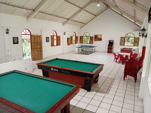 Private Pool Chalet w/ Game Room & BBQ, Sasaima