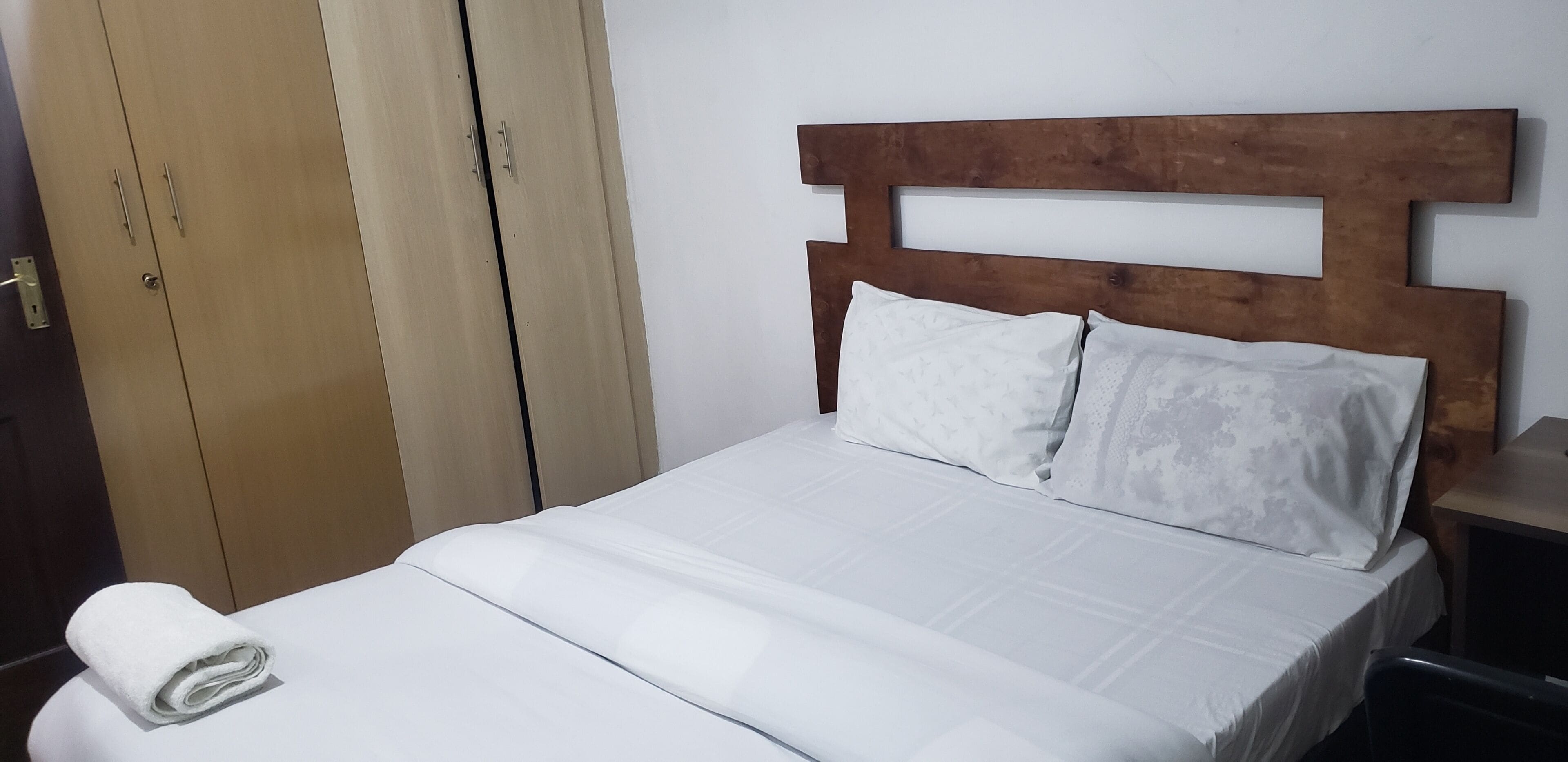 1 bedroom, iron/ironing board, internet, bed sheets