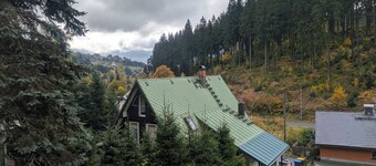 Forest cabin with a fireplace and a view—right on the "Vogtland Panorama Trail"!