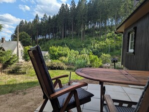 Outdoor dining - Vrbo Property (Klingenthal)