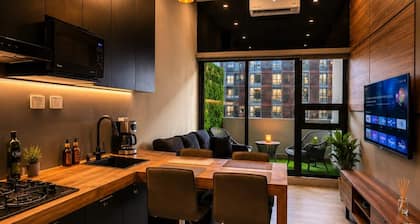 Downtown - Luxury Urban Retreat - 6P Pool n views