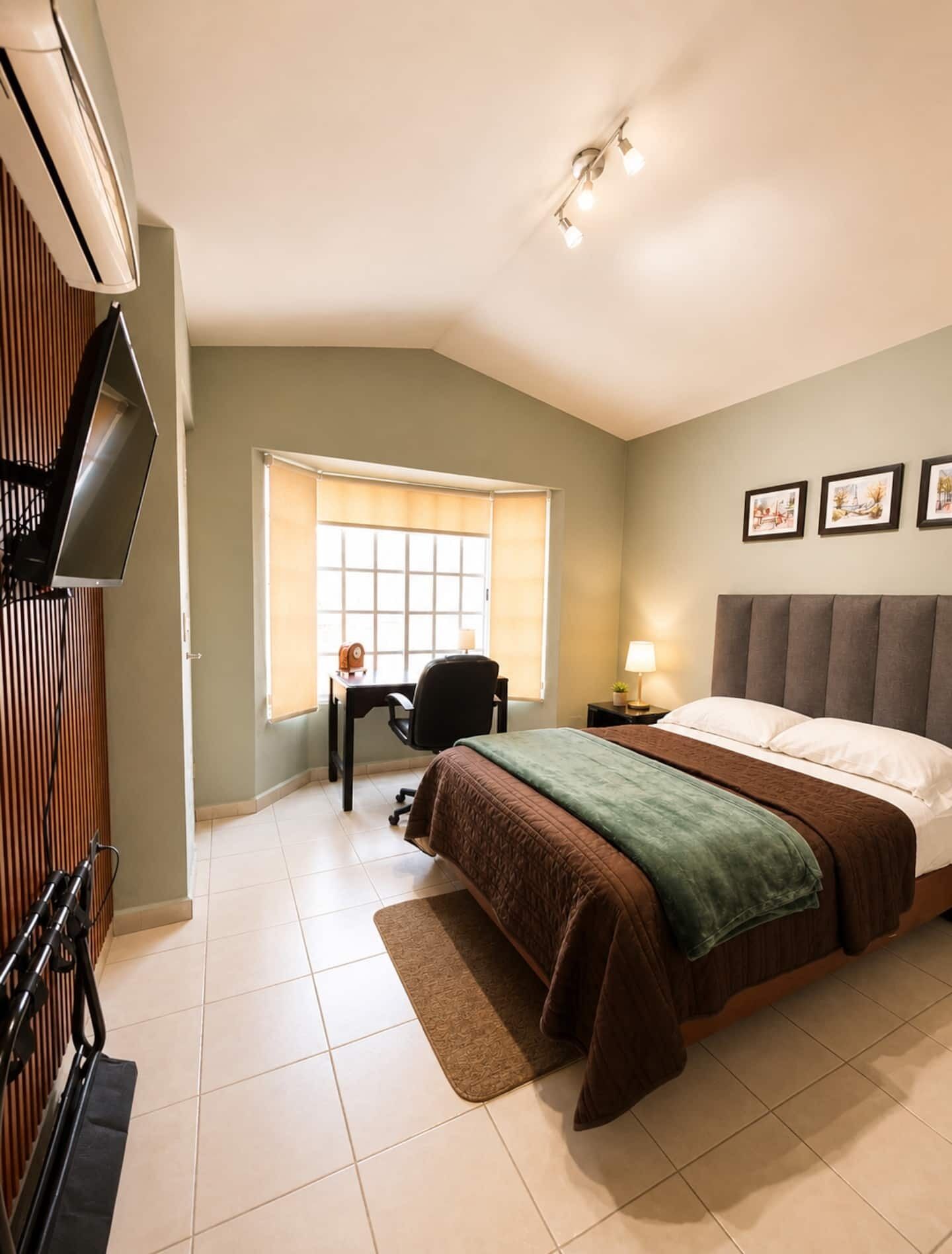 1 habitación, tabla de planchar con plancha, wifi gratis y ropa de cama 