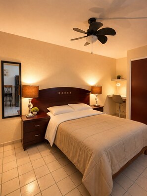 1 Schlafzimmer, Bügeleisen/Bügelbrett, kostenloses WLAN, Bettwäsche