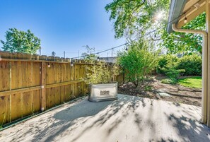 Unclassified image, 4 of 27, button - Grants Pass Retreat Across from Riverside Park! (Grants Pass)