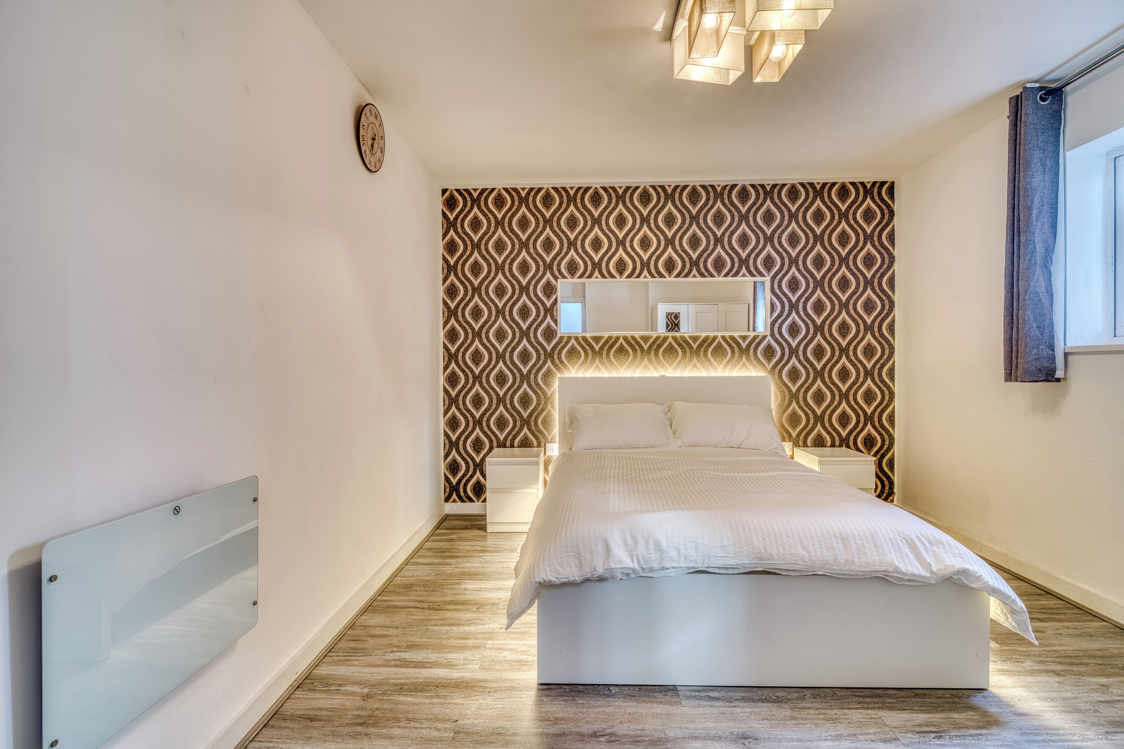 2 bedrooms, iron/ironing board, WiFi