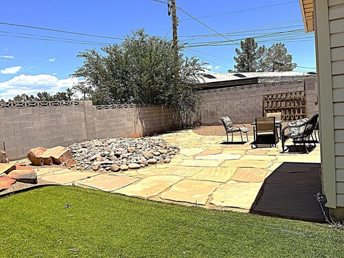 WOW! COME ENJOY LIZ'S AWESOME & AFFORDABLE CASITA ...DOG FRIENDLY FENCED YARD