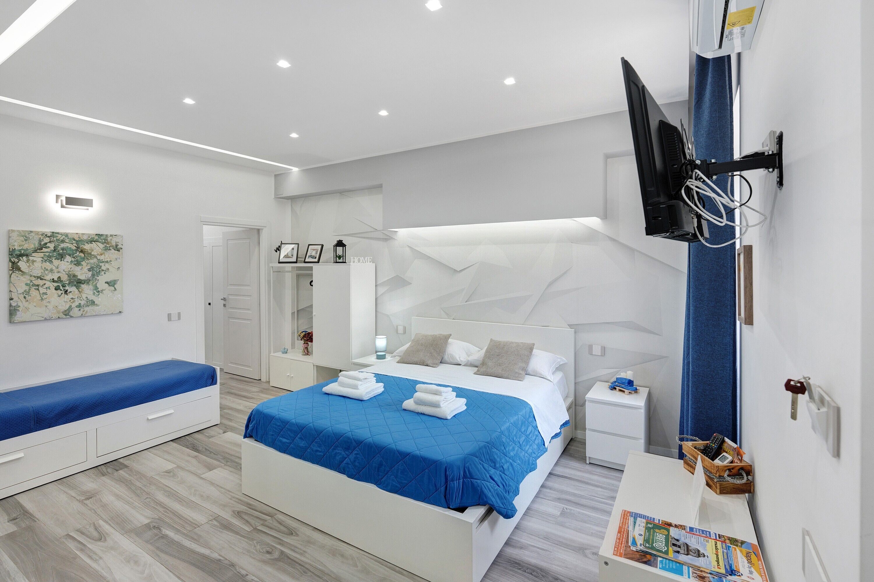 2 bedrooms, WiFi, bed sheets