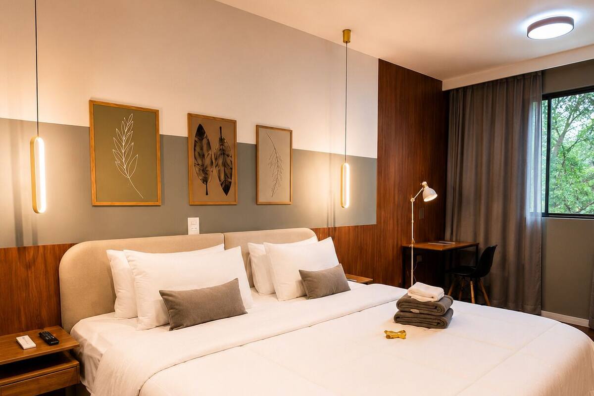 Deluxe-Apartment, Stadtblick | Kostenloses WLAN, Bettwäsche