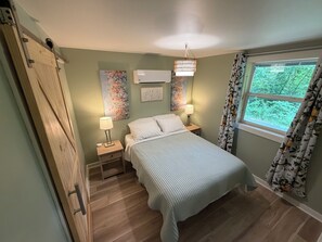 WiFi, bed sheets - 180 Acre Forrest Retreat, Private Trails, Natural Springs, Near Red River Gorge (Stanton)