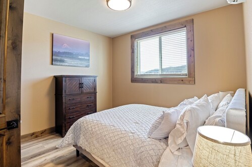 Beautiful 2-bedroom apartment in Sutherlin - Minutes from I-5!