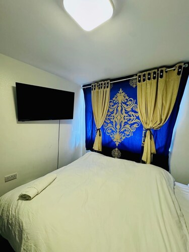 Unique Private Rooms Guesthouse
