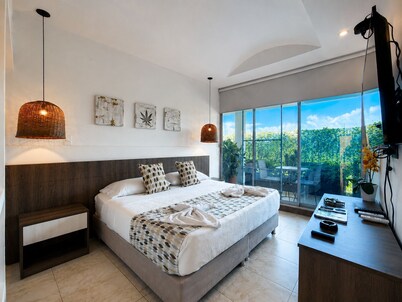 Hotel Four20 Zensi - Meta