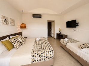 Superior Triple Room, Balcony, Garden View