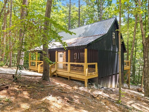 Brand New Creekside Seclusion in the Heart of Red River Gorge
