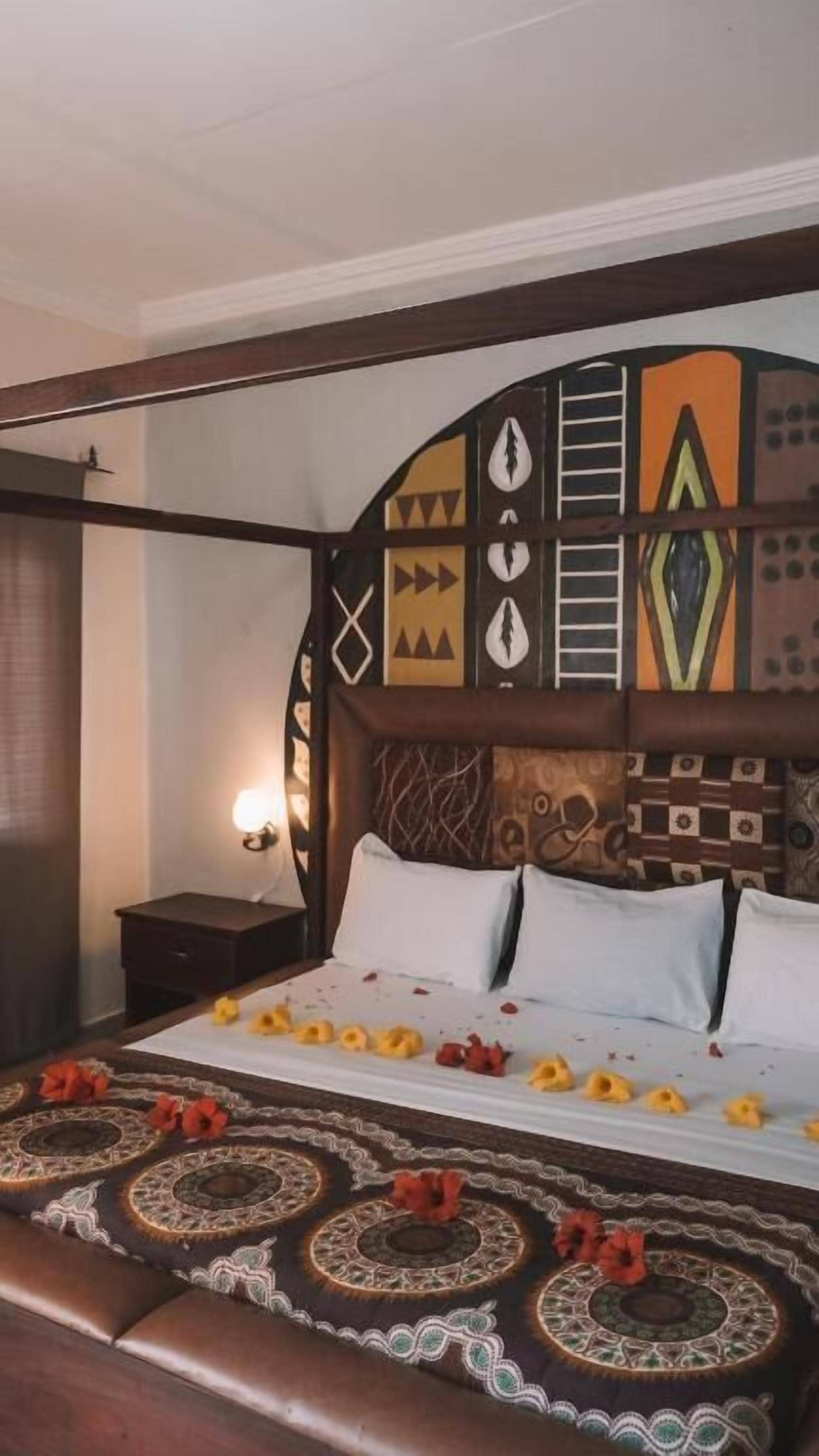 Basic Double Room, 1 King Bed, Balcony, Garden View