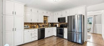 Windsor House | All-King| Sun-Filled Game Room