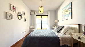 Iron/ironing board, WiFi, bed sheets - Vrbo Property (Golf del Sur)