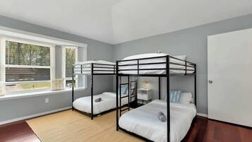 Iron/ironing board, travel crib, WiFi, bed sheets