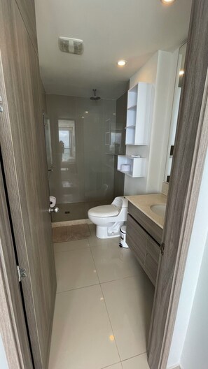 Bathroom - Vrbo Property (Cartagena de Indias)
