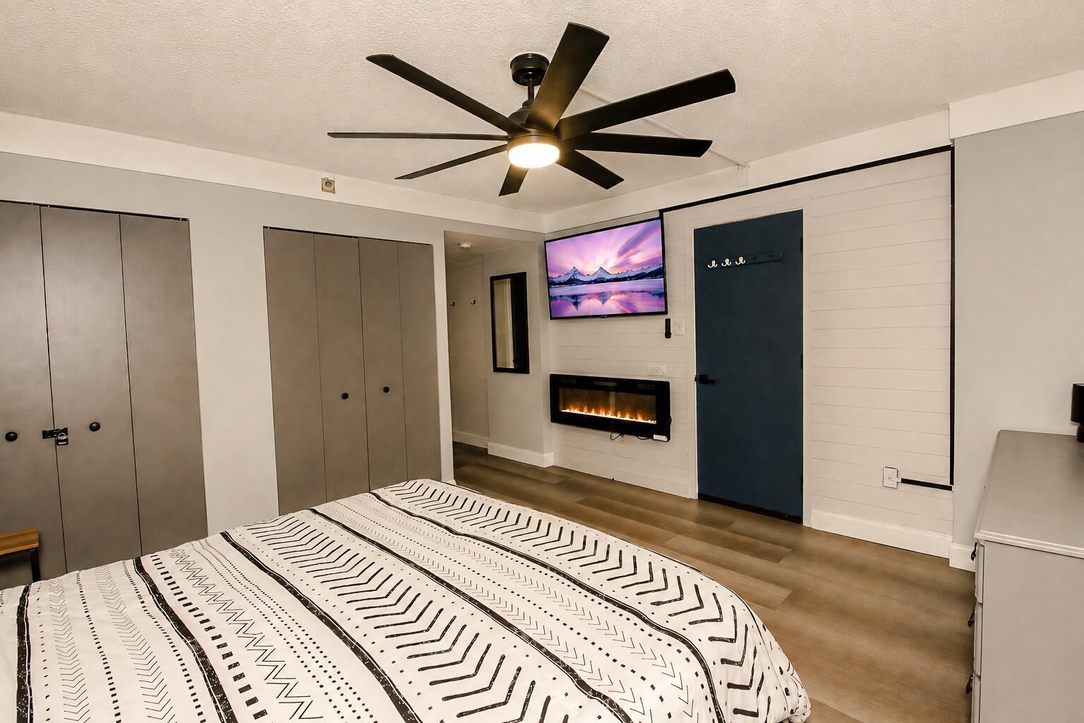 2 bedrooms, WiFi (free), bed sheets