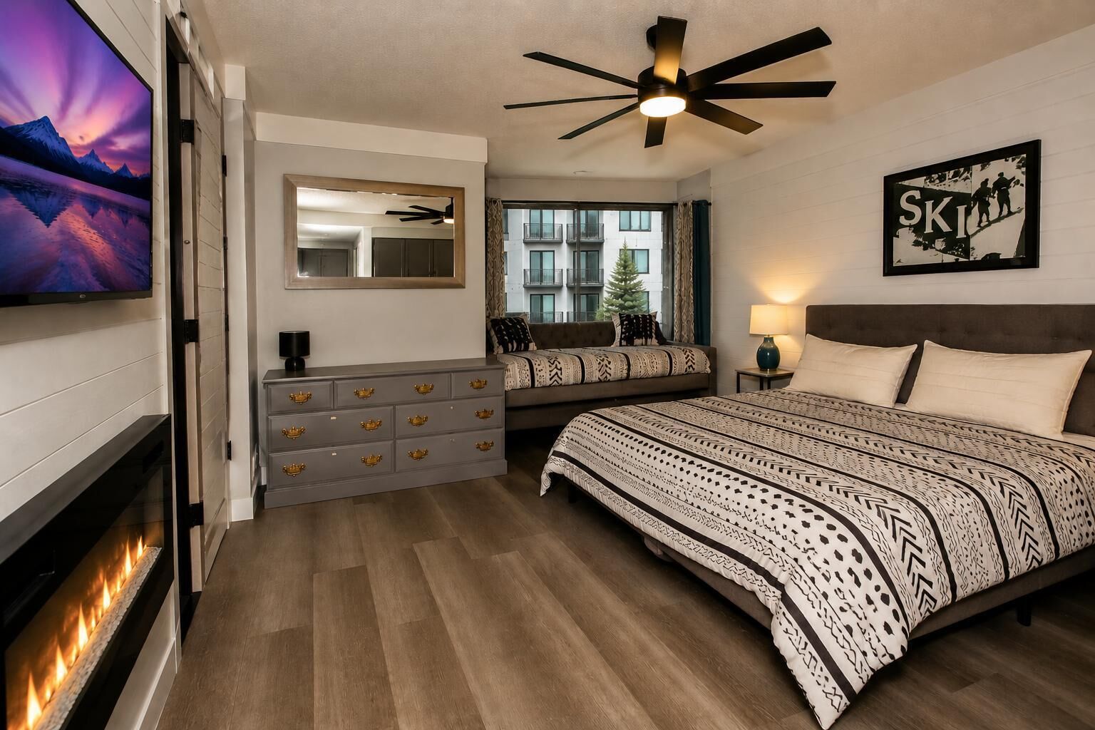 2 bedrooms, WiFi (free), bed sheets