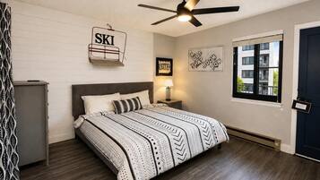 2 bedrooms, WiFi (free), bed sheets