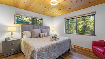 House, Multiple Beds, Mountain View (Granite Heights) | 3 bedrooms, individually decorated, individually furnished, bed sheets