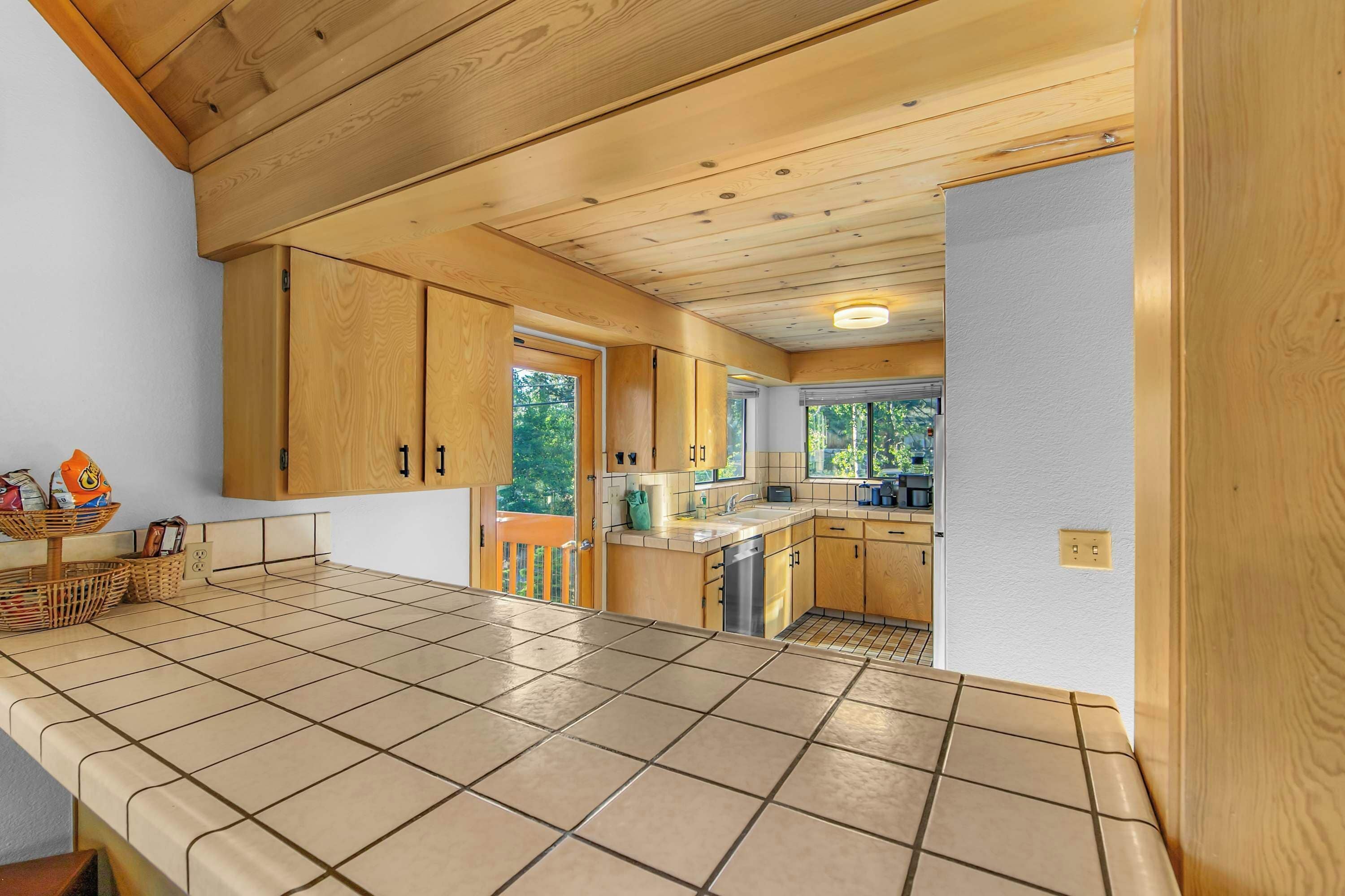 House, Multiple Beds, Mountain View (Granite Heights) | Private kitchen